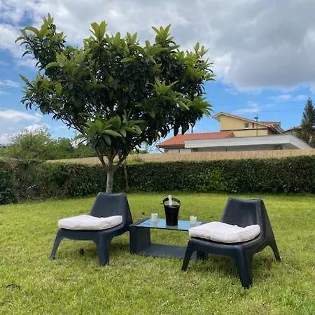 Nik En Casa Con Parking Y Jardin アパート *