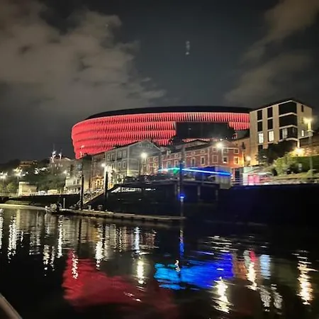 Nik En Casa Con Parking Y Jardin 아파트 *