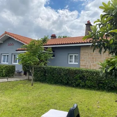 Nik En Casa Con Parking Y Jardin 아파트