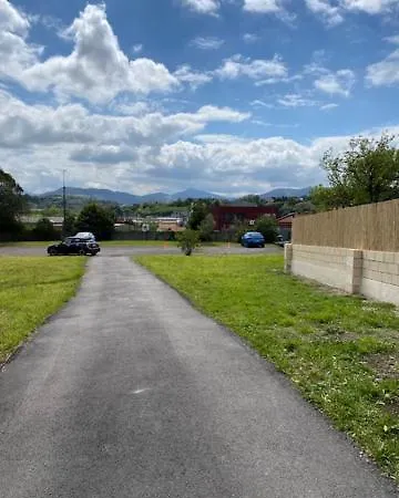 아파트 Nik En Casa Con Parking Y Jardin 에란디오